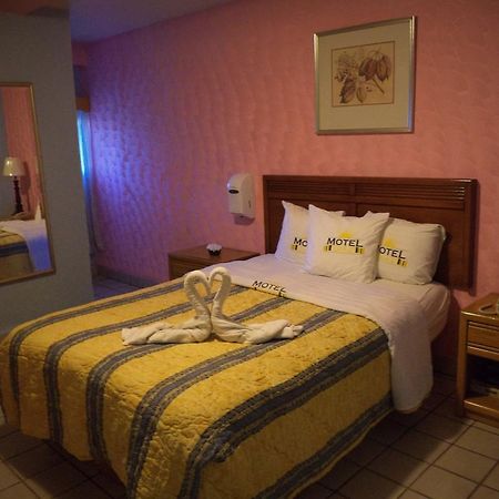 Hotel Diaz Тихуана Екстериор снимка