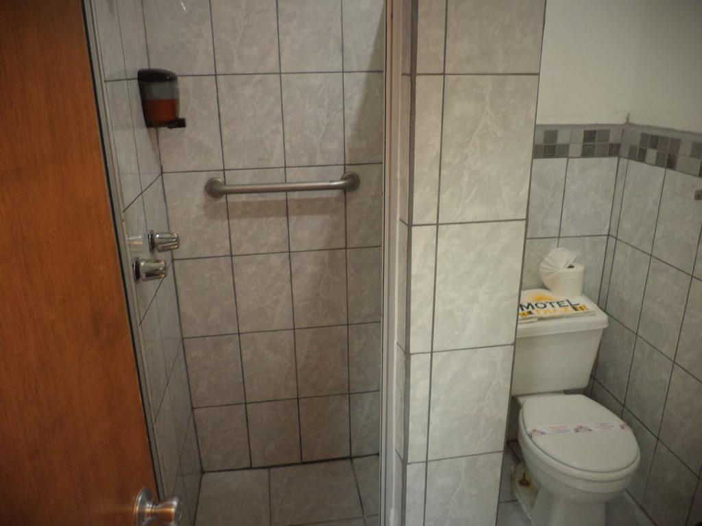 Hotel Diaz Тихуана Стая снимка