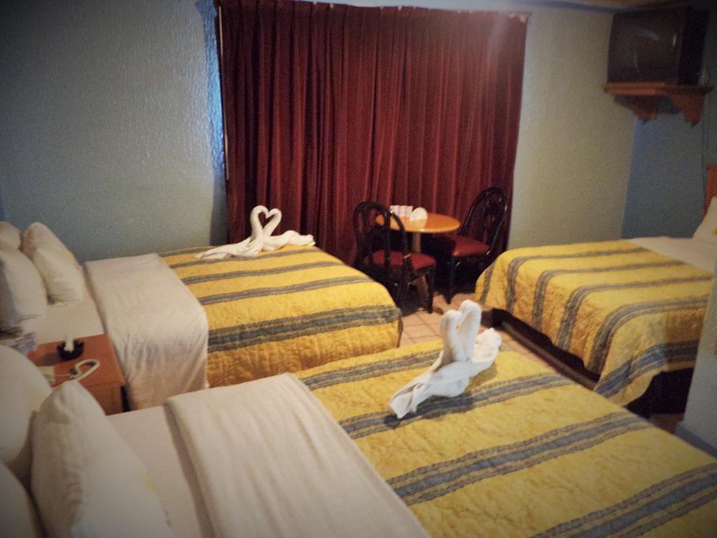 Hotel Diaz Тихуана Стая снимка