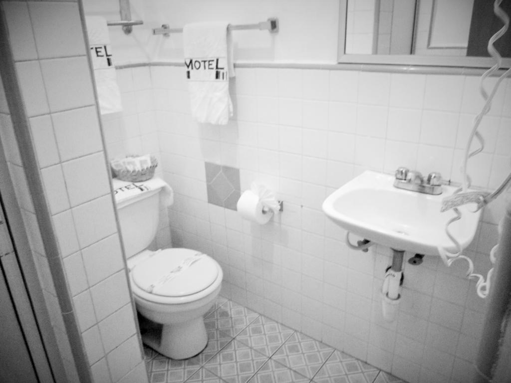 Hotel Diaz Тихуана Стая снимка
