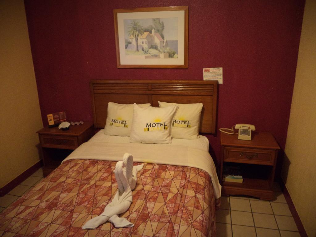 Hotel Diaz Тихуана Екстериор снимка