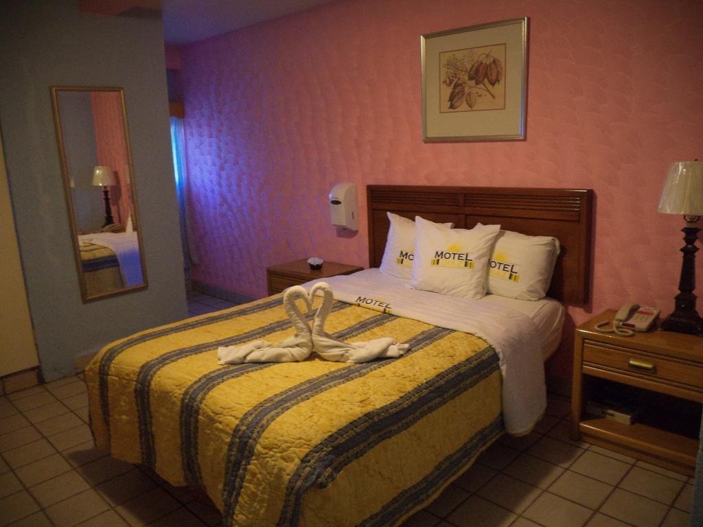 Hotel Diaz Тихуана Екстериор снимка