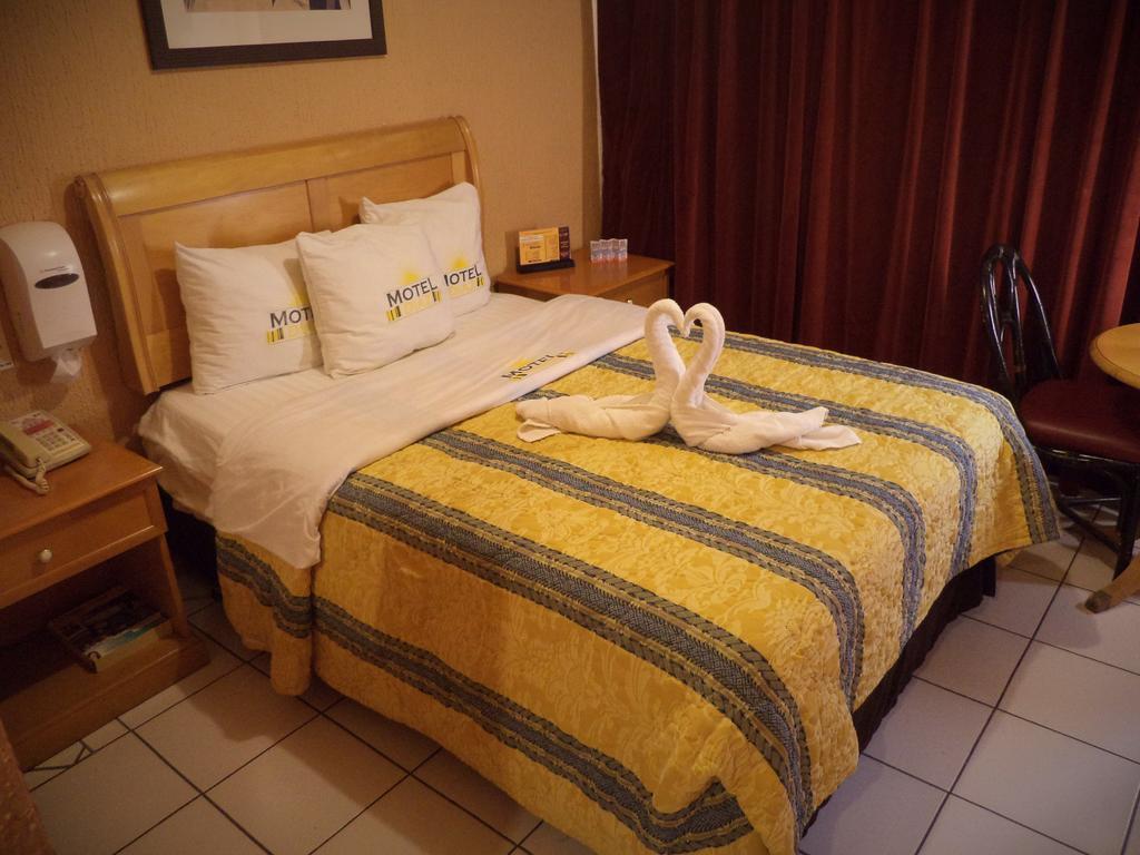 Hotel Diaz Тихуана Екстериор снимка