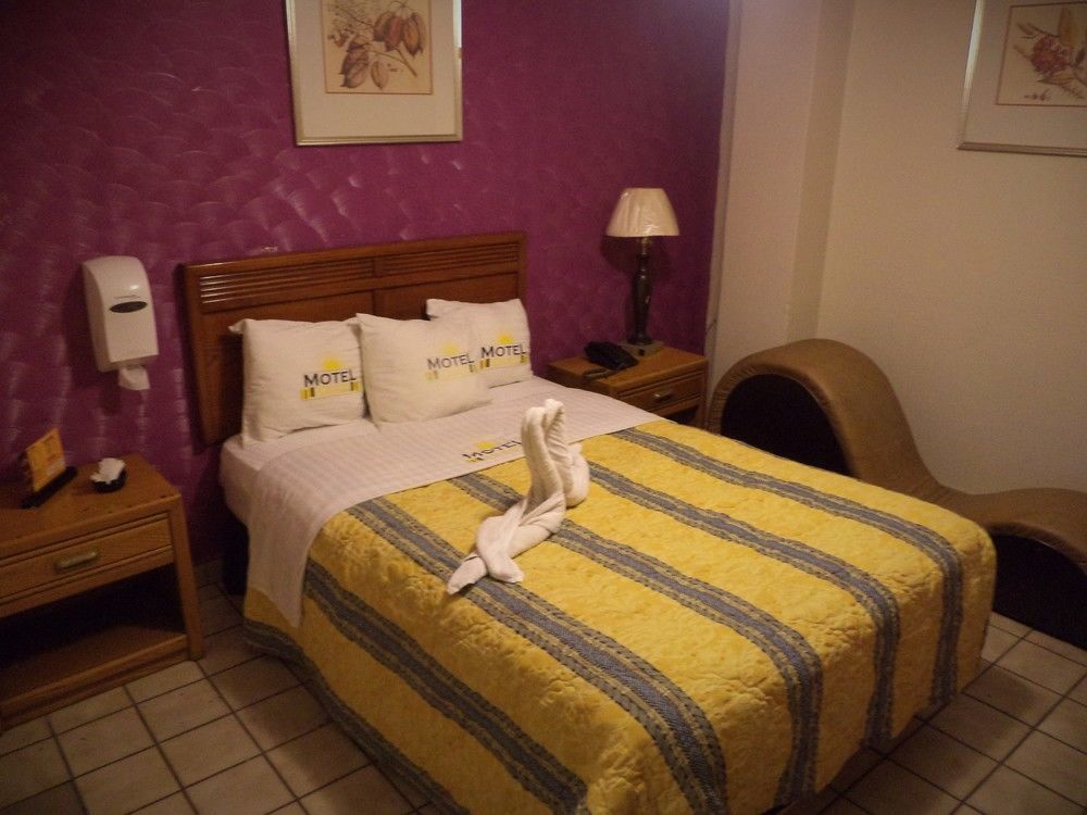 Hotel Diaz Тихуана Екстериор снимка