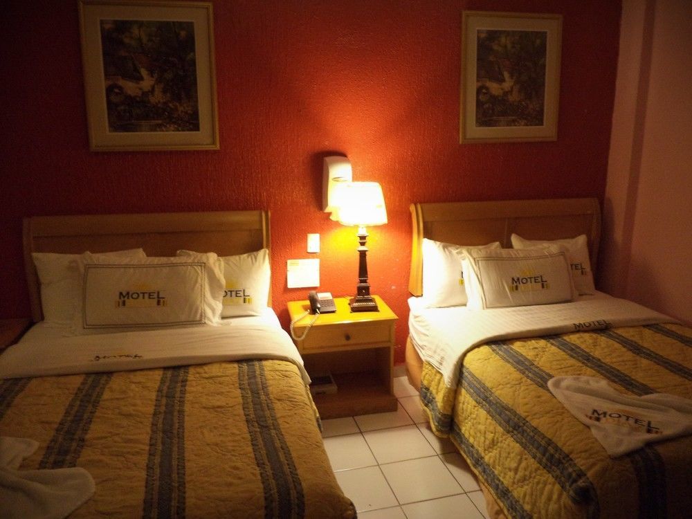 Hotel Diaz Тихуана Екстериор снимка
